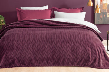 Joy Wellstoft Pléd ágyon cherry