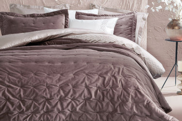 Vals Ágytakaró Szett Levendula ágyon