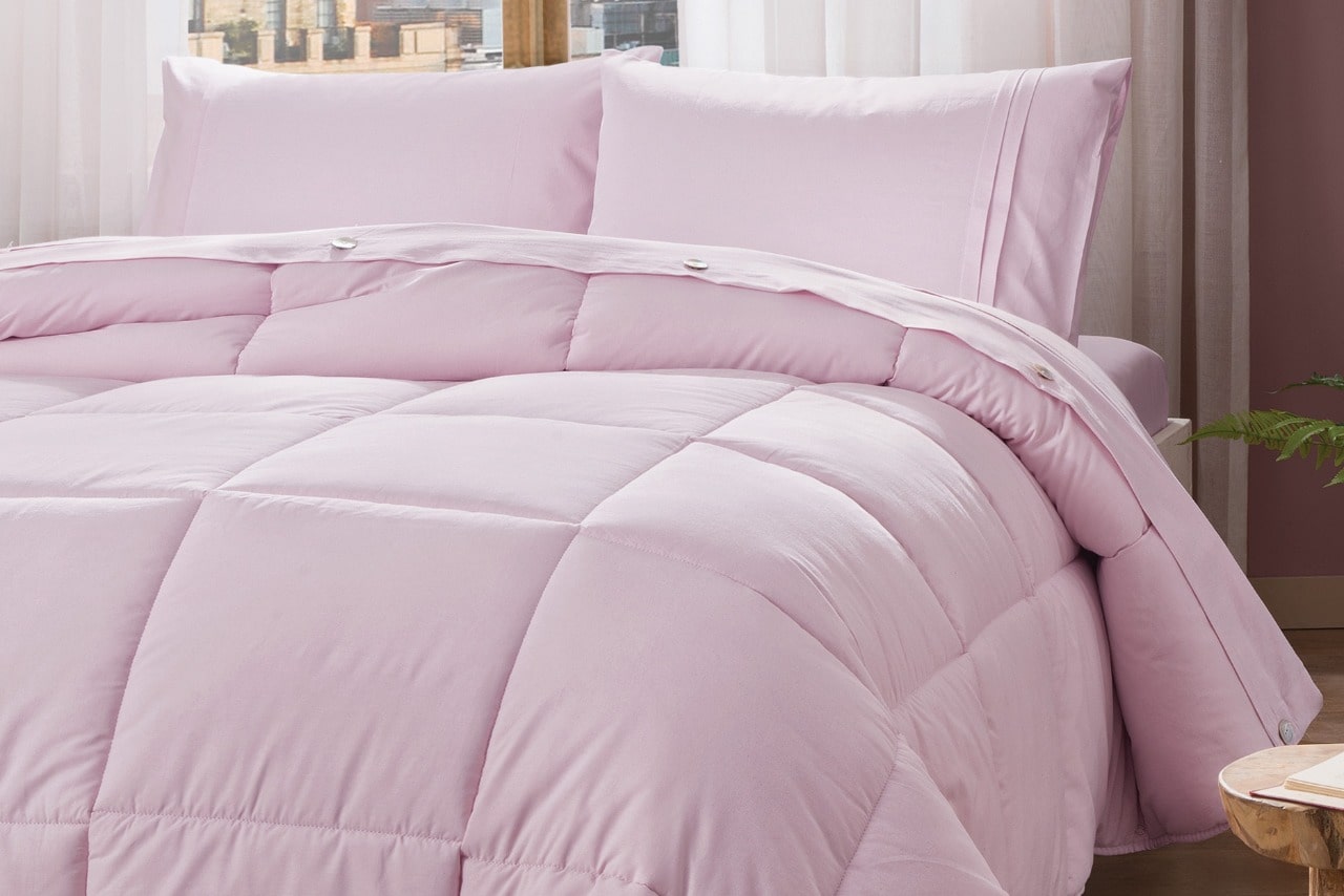 Basic Alvásszett ágyon közel rózsaszín