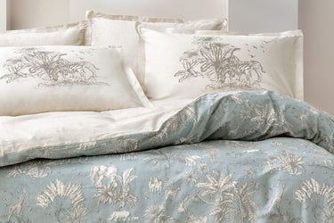 Aster Ranforce Ágynemû Garnitúra ágyon közel