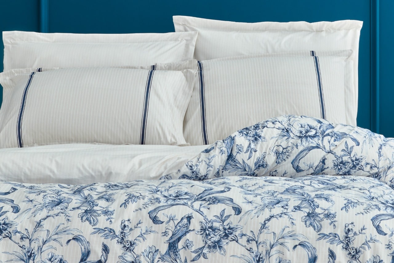 Hermosa Ranforce Ágynemű Garnitúra ágyon közeli kék