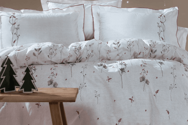 Liset Ranforce Ágynemû Garnitúra ágyon közel