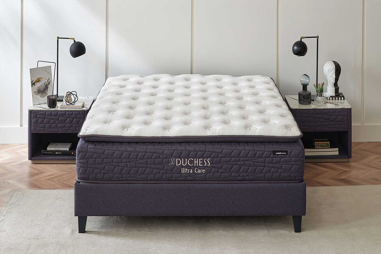 Duchess Ultra Care táskarugós matrac ágyon szembõl